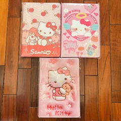 [9] Cuaderno Tapa Dura Engomado - Hello Kitty - Al Azar