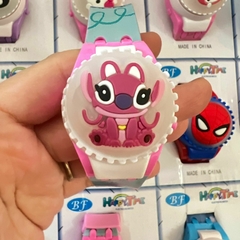 [T] Reloj Digital Infantil Con Tapa Giratoria y Luces -STITCH ROSA