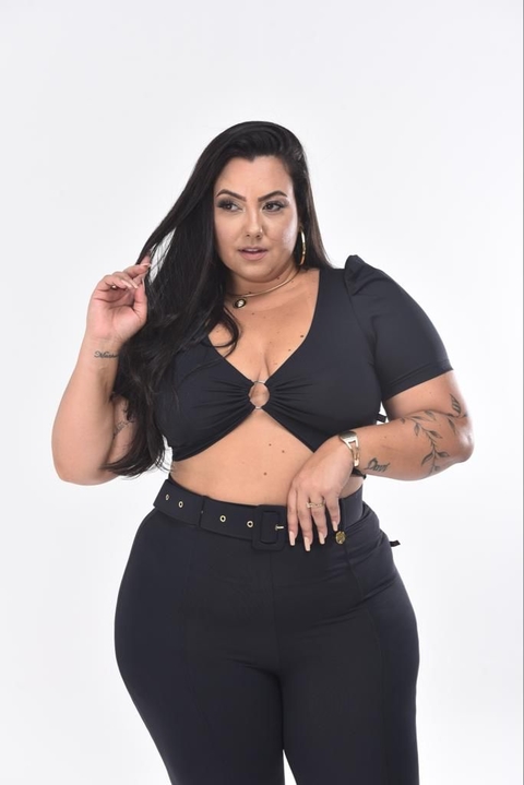 Corselet tipo cropped em crepe plus size feminino - PWLK