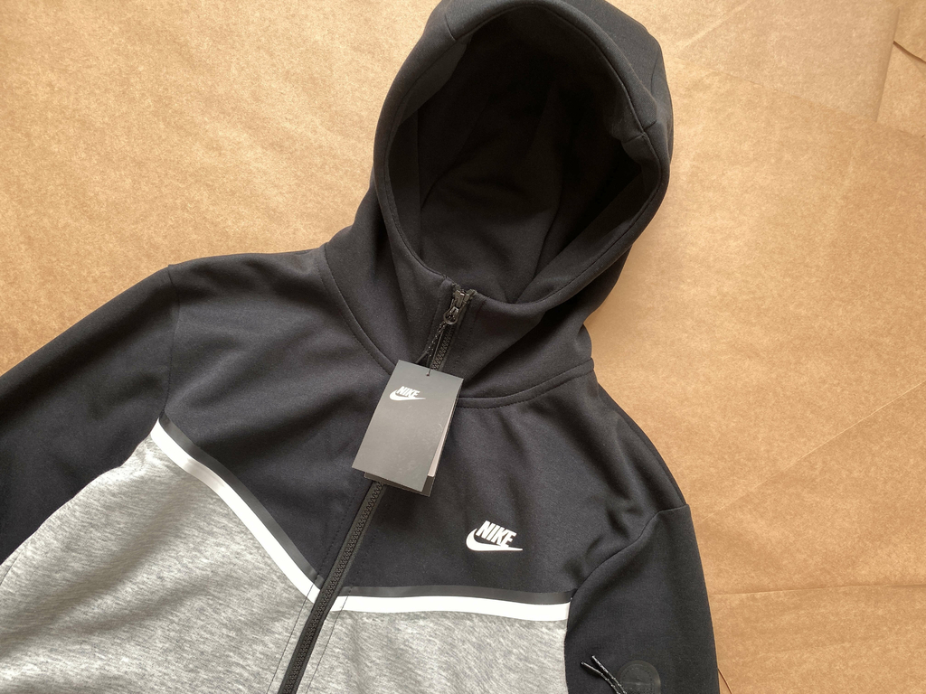 Nike tech cheap grey and black