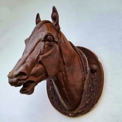 Escultura Cabeça de Cavalo Jockey Boca Aberta - Ferro Fundido - comprar online