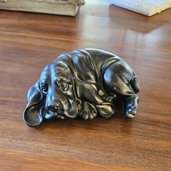 Escultura Cachorro Decorativo Deitado em Resina Bronze - comprar online