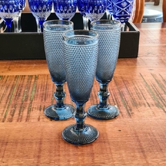 Taça de Champanhe em Vidro Azul com Relevos de Bolinhas - comprar online