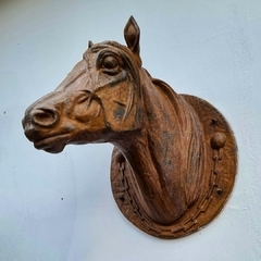 Escultura Cabeça de Cavalo Jockey Boca Fechada - Ferro Fundido - comprar online