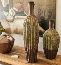 Centro de Mesa Vaso em Cerâmica Cacto Verde e Marrom Alto - loja online