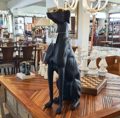 Escultura Cachorro Galgo Sentado em Resina Preta - loja online