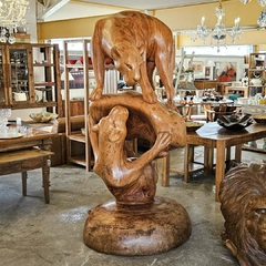 Escultura em Peça Única de Madeira 2 Leoas em Angelim Pedra - comprar online