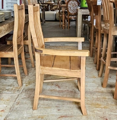 Cadeira com Encosto Ripado e Apoio de Braço em Demolição - loja online