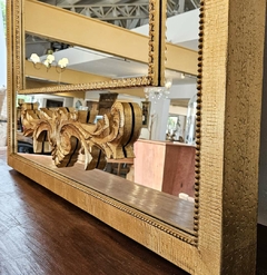 Espelho Grande com Moldura Sobreposta e Borda Dourada - Marcenaria Tiradentes - Móveis e Decoração Artesanais de alto padrão