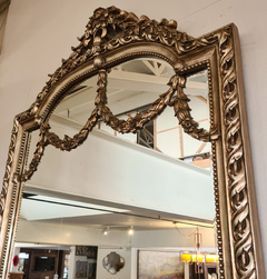 Espelho de Resina com Detalhes Bordados Folheados a Prata na internet