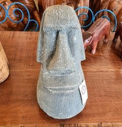 Escultura Cabeça Moai Texturizada Arenite Cinza Média na internet