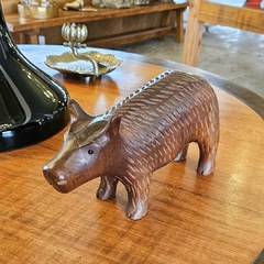 Escultura Porco Selvagem Esculpido em Madeira Cedro - comprar online
