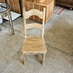 Cadeira Antiga de Fazenda Feita à Mão em Demolição - Marcenaria Tiradentes - Móveis e Decoração Artesanais de alto padrão