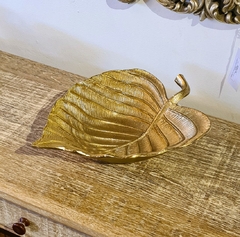 Centro de Mesa Folha Decorativa em Metal Dourado - Marcenaria Tiradentes - Móveis e Decoração Artesanais de alto padrão