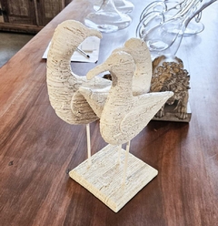 Escultura Três Pássaros Decorativos em Resina Branca - Marcenaria Tiradentes - Móveis e Decoração Artesanais de alto padrão