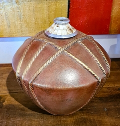 Vaso em Cerâmica Indiano Decorativo Marrom na internet