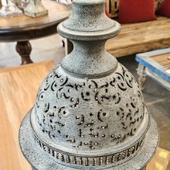 Lanterna Decorativa de Chão Cinza Envelhecida Grande - Marcenaria Tiradentes - Móveis e Decoração Artesanais de alto padrão