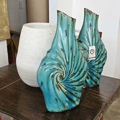 Vaso em Cerâmica Relevo Caracol Azul Claro na internet