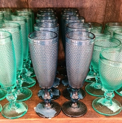 Taça de Champanhe em Vidro Azul com Relevos de Bolinhas - loja online