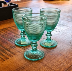 Taça de Vinho em Vidro Verde com Relevos Bolinhas 230ml - comprar online