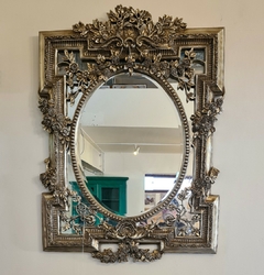 Espelho em Resina Folheado a Prata - Marcenaria Tiradentes - Móveis e Decoração Artesanais de alto padrão
