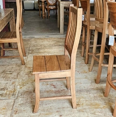 Cadeira com Encosto Ripado em Madeira Nobre - Marcenaria Tiradentes - Móveis e Decoração Artesanais de alto padrão