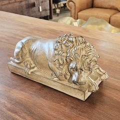 Escultura Leão Decorativo Deitado em Resina Bege - comprar online
