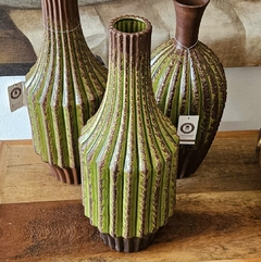 Vaso em Cerâmica Cacto Verde e Marrom Relevo Boca Fina na internet