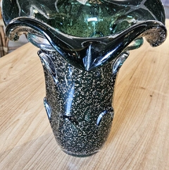 Vaso Decorativo M de Vidro Verde Escuro Tipo Murano com Dourado - Marcenaria Tiradentes - Móveis e Decoração Artesanais de alto padrão