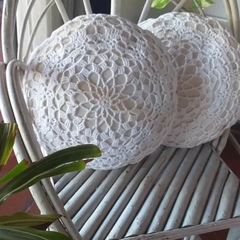 Almohadon 40cm diam. Crochet blanco en internet