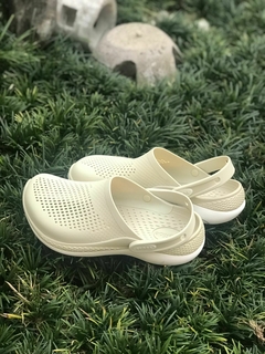 Imagem do Sandália Crocs LiteRide 360 Clog BONE