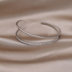 Pulsera ajustable con nudo de circón, brazalete de lujo, chapado en oro de 14k (CMP PLS10017) - tienda en línea