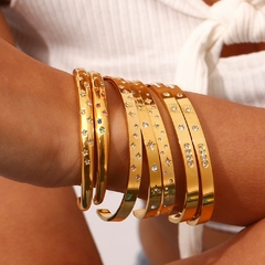 1 Pulsera chapada en oro de 18K para mujer, brazalete resistente al agua (CMP PLS10025)