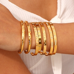 1 Pulsera chapada en oro de 18K para mujer, brazalete resistente al agua (CMP PLS10025) - comprar en línea