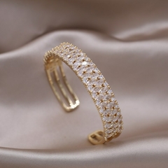 Pulsera ajustable con nudo de circón, brazalete de lujo, chapado en oro de 14k (CMP PLS10017) en internet