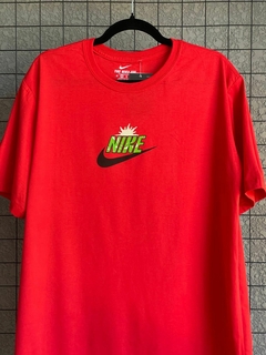 CAMISETA NK EDIÇÃO NATAL na internet