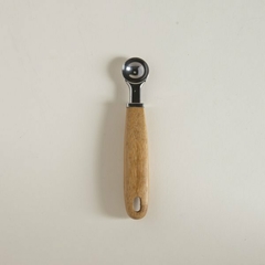 Cucharita De Acero Y Mango De Madera Para Papas Noisette 18,5cm - comprar online