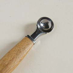 Cucharita De Acero Y Mango De Madera Para Papas Noisette 18,5cm en internet