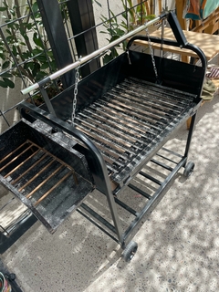 Parrilla 700 Con Fogón ,Brasero y Mesadita de Madera. - comprar online