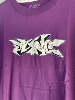 Camiseta Plano C Graffiti - Roxa - comprar online