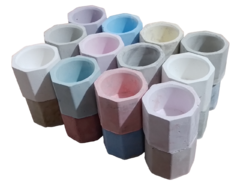 Mini Vasinhos de Concreto Rustico Colorido para Velas e Suculentas Caixa com 24 unidades - comprar online