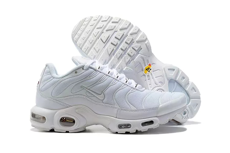 Nike tn all store white