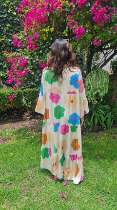 Maxi vestido estampado crema con estampado flores maxi - comprar en línea