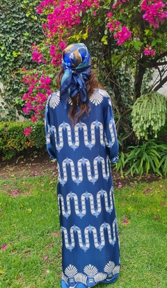 Vestido camisero satinado estampado azul marino - comprar en línea