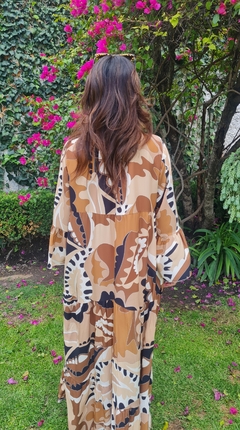 Maxi vestido estampado beige, negro y café - comprar en línea