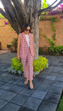 Conjunto Chaleco y pantalón pata de gallo rojo con blanco