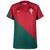 Camisa de torcedor masculina da seleção de Portugal, nas cores vermelha e verde, com logotipo da Nike.