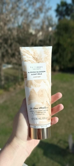 Crema Corporal "Victoria´s Secret" - Almond Blossom & oat milk en internet