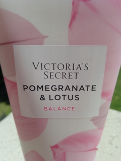 Crema Corporal "Victoria´s Secret" - Pomegranate & Lotus - comprar online