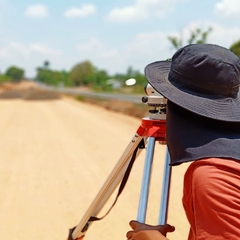 Servicios de Topografía y Mecánica de Suelos